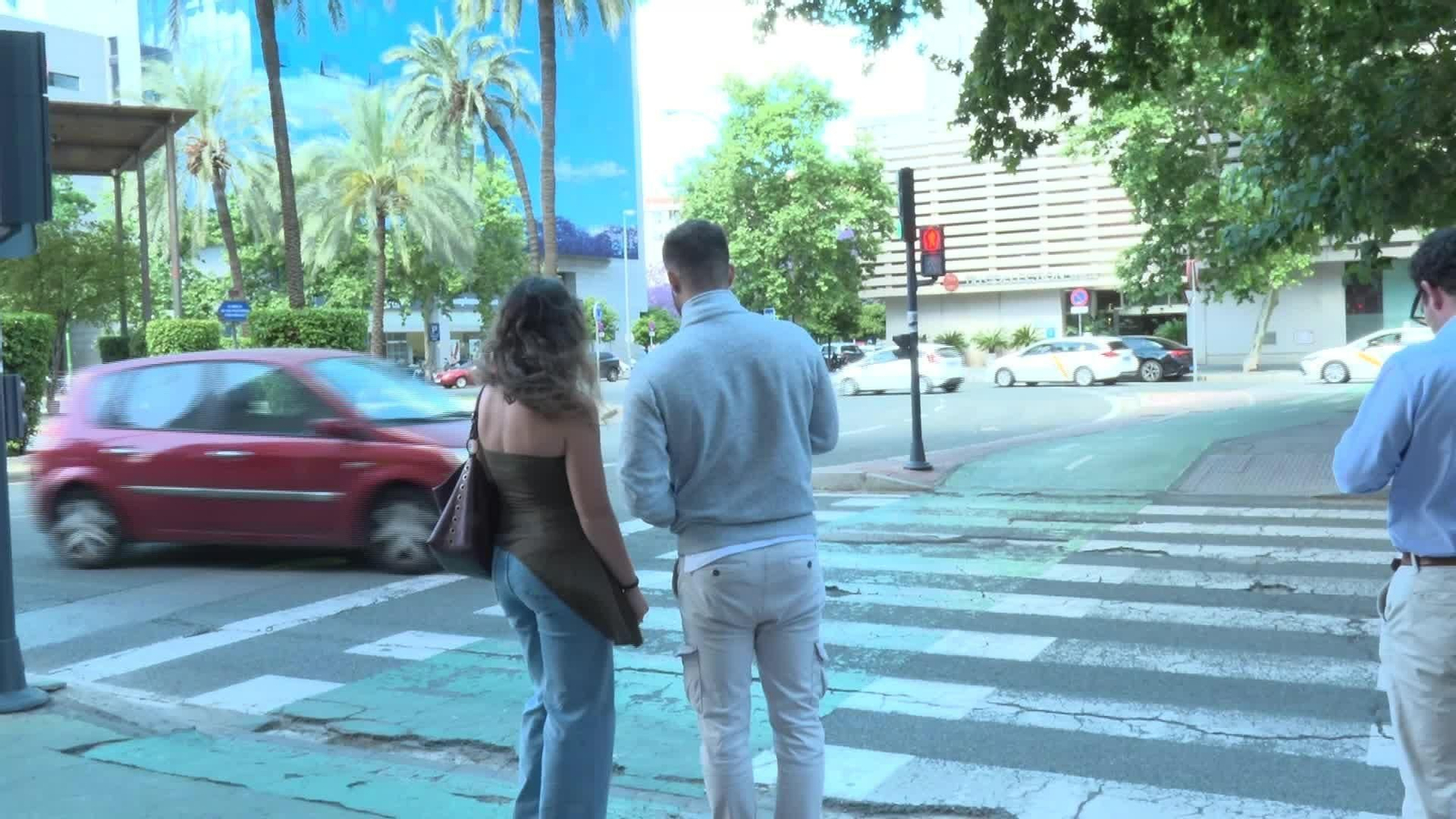 V056-SEVILLA POLEMICA AMBAR SEMAFOROS