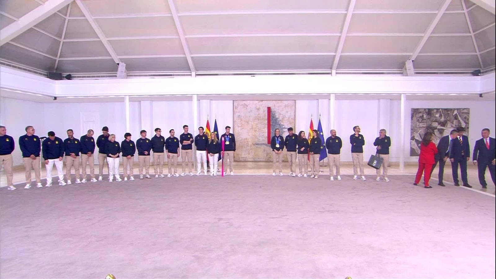 X081-MONCLOA SANCHEZ DEPORTISTAS JJOO INVIERNO