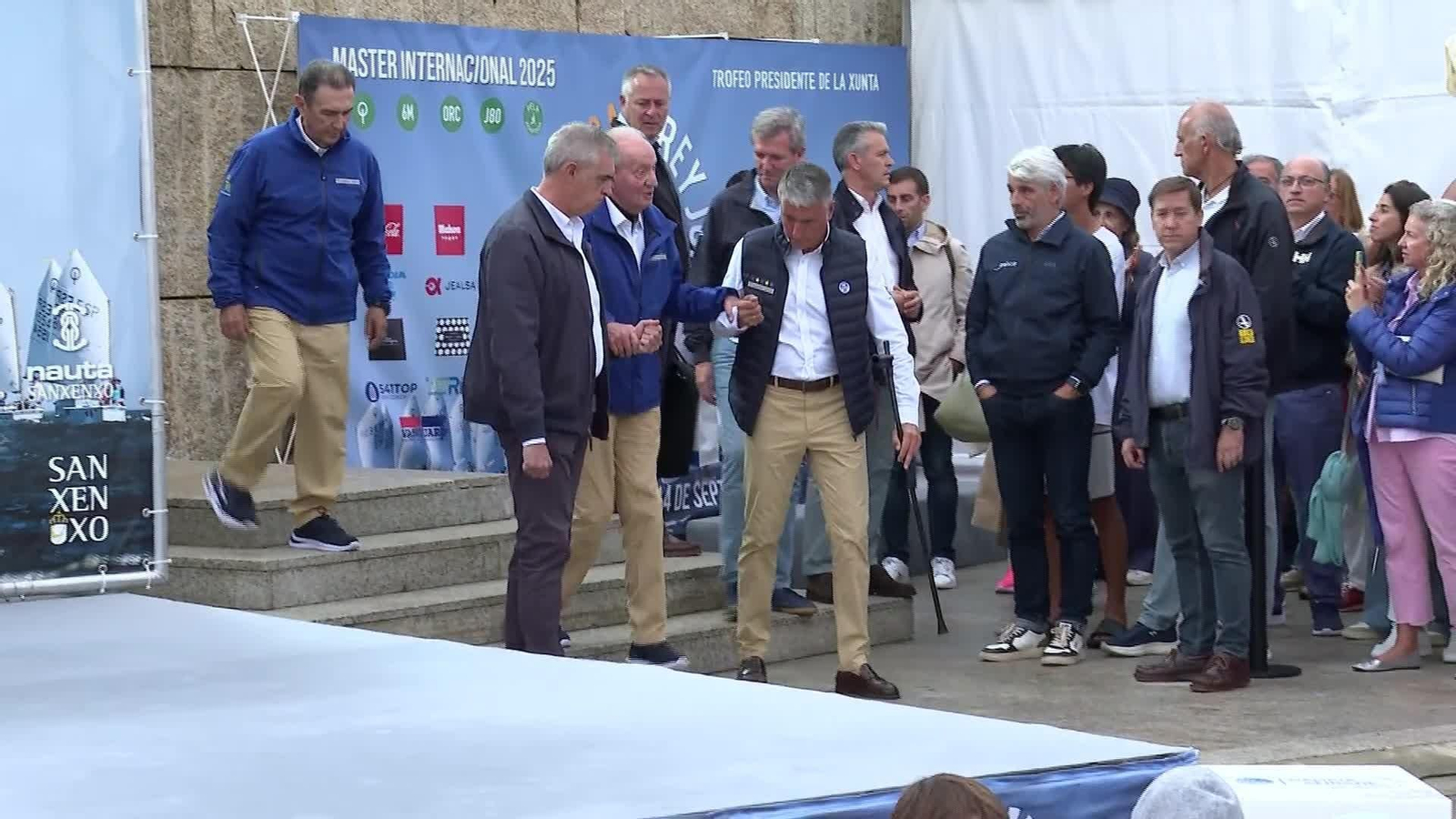 L011-PONTEVEDRA REY EMERITO ENTREGA PREMIOS SANXENXO