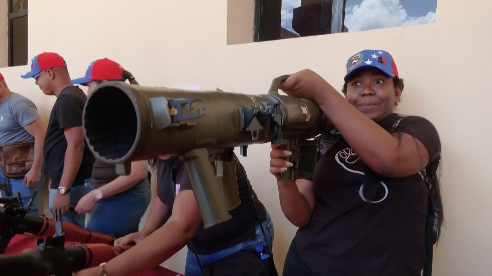 va venezuela civiles entrenan uso de armas