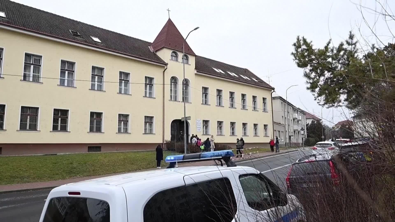 va dos asesinados tiroteo escuela eslovaquia