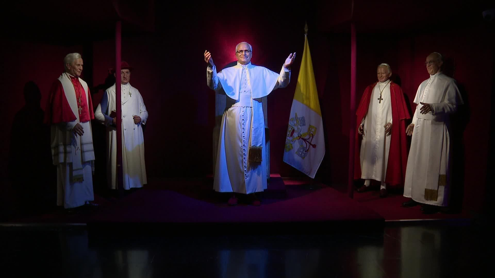 X081-MADRID FIGURA DEL PAPA MUSEO DE CERA