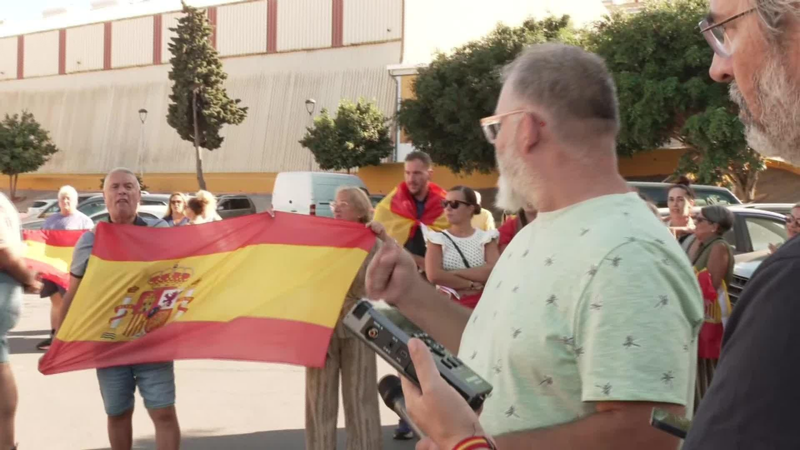 D038-CEUTA CONCENTRACION EXIGEN EXPULSION MIGRANTES