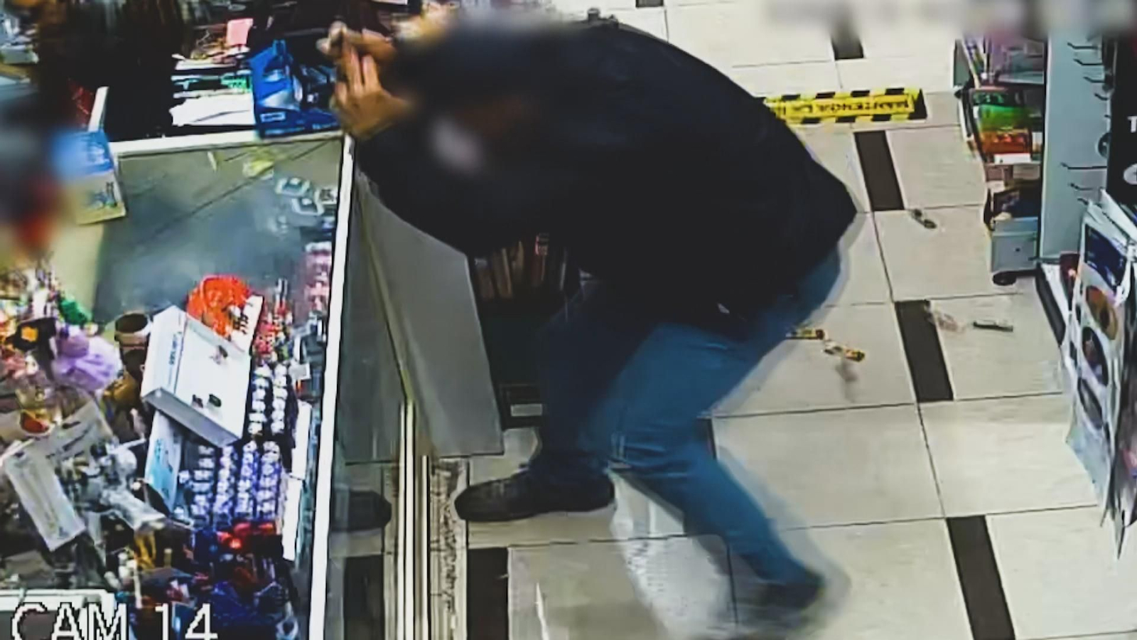 Detenido un hombre por atracar con un hacha un comercio en Almería