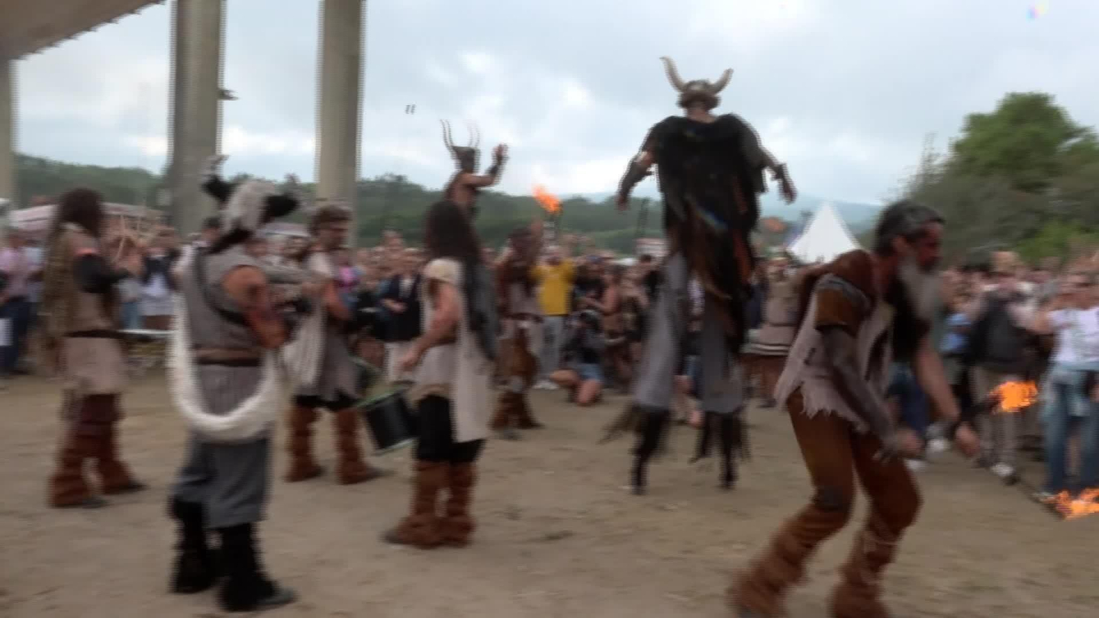 D023-PONTEVEDRA VIKINGOS DESEMBARCAN EN CATOIRA