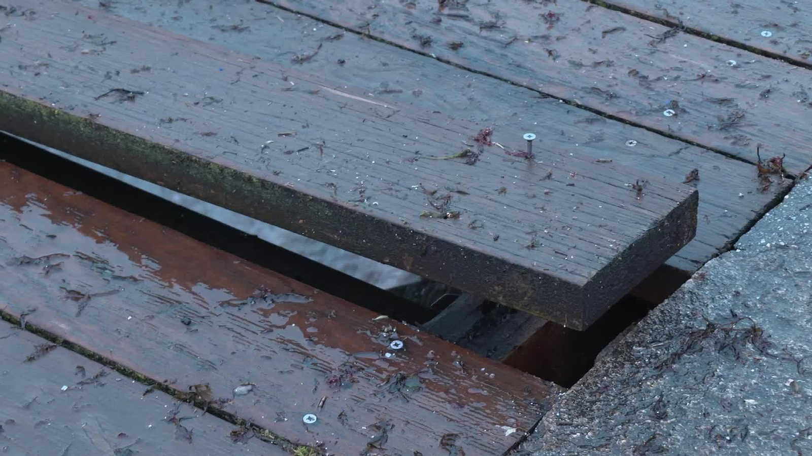 M083-PONTEVEDRA DERRUMBE MURO EN NIGRAN