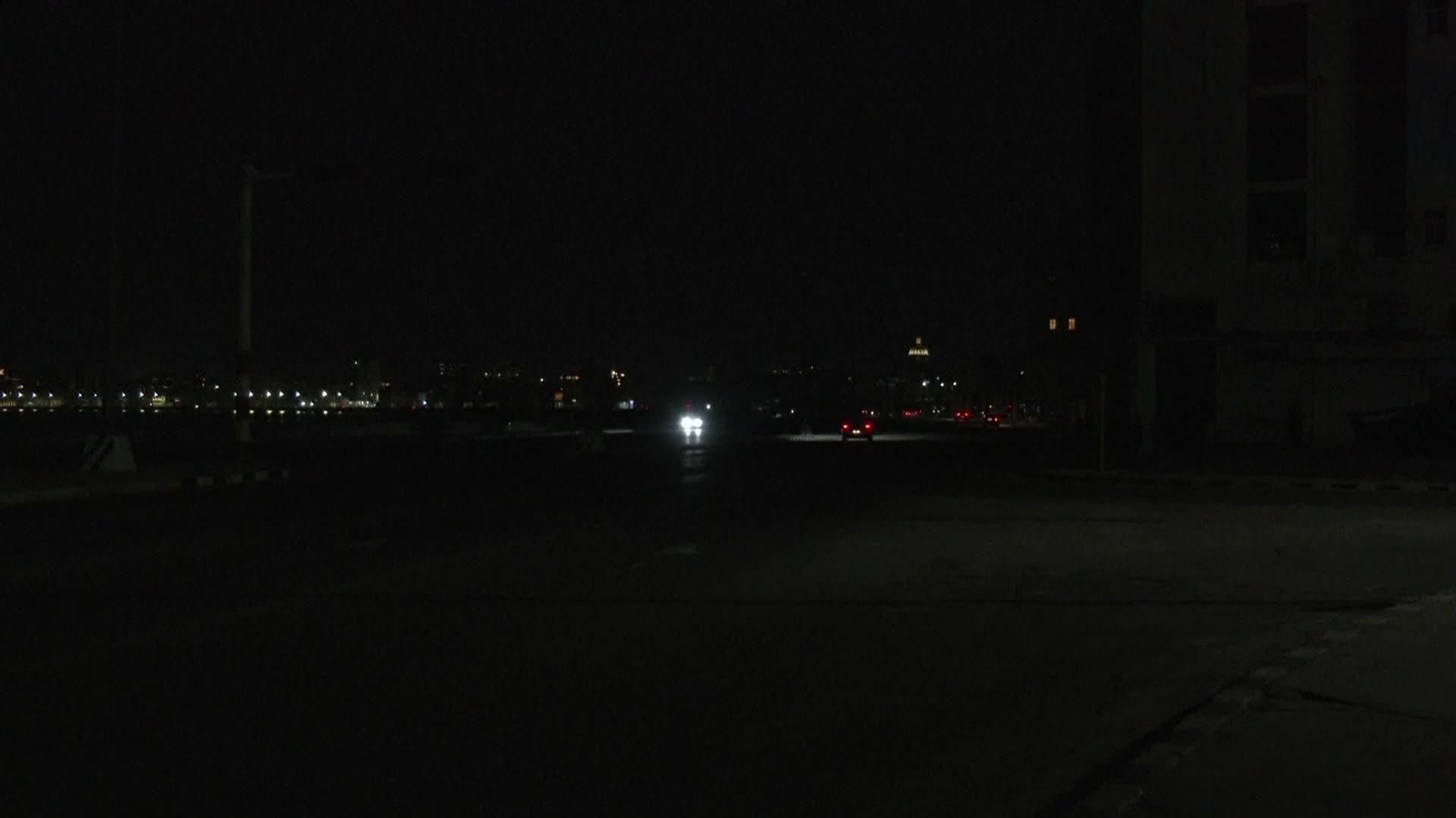 V055-CUBA AHORRO LUZ LA HABANA CRISIS FUEL