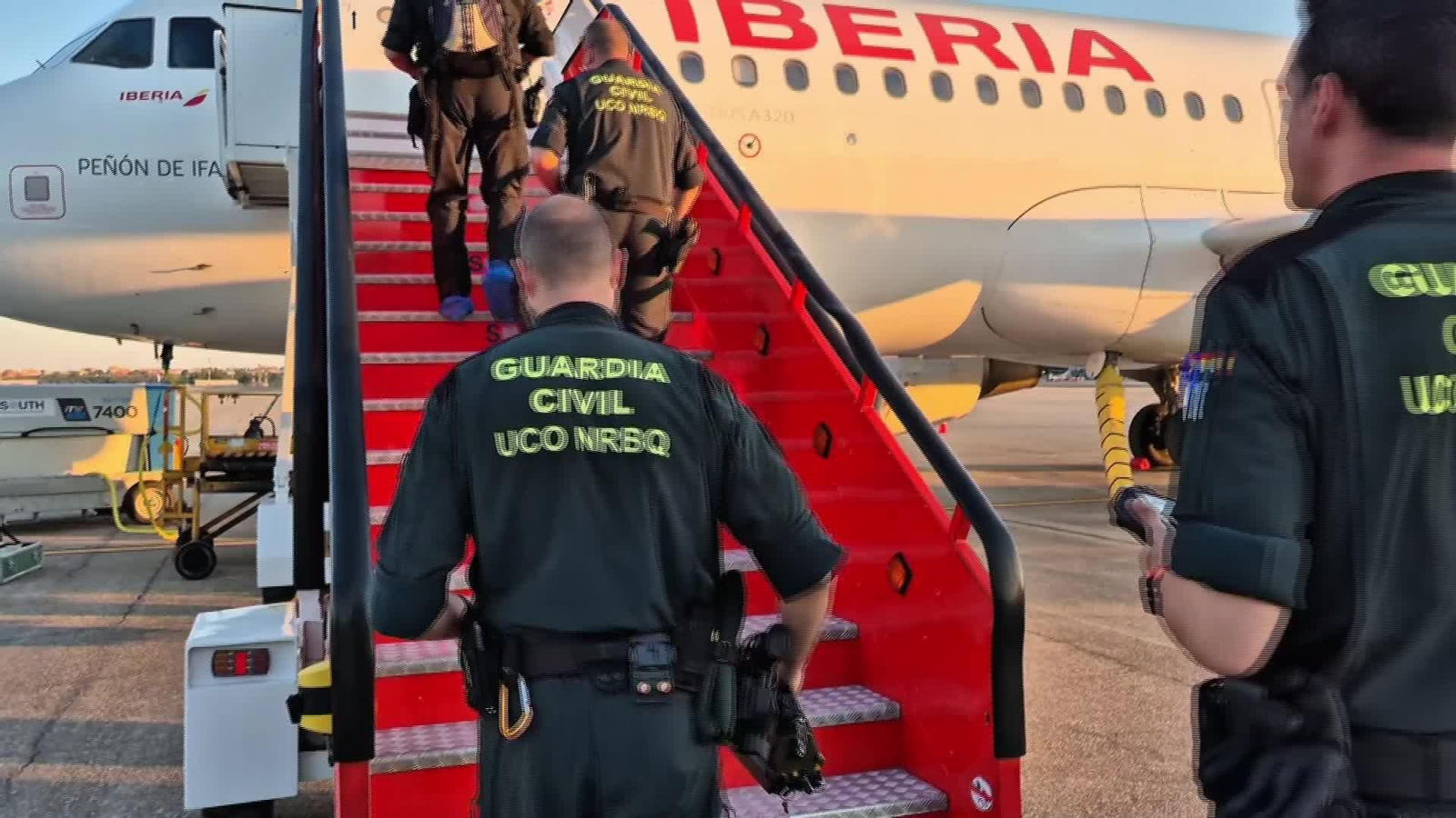 M008-MADRID PAPA GC SEGURIDAD AVION