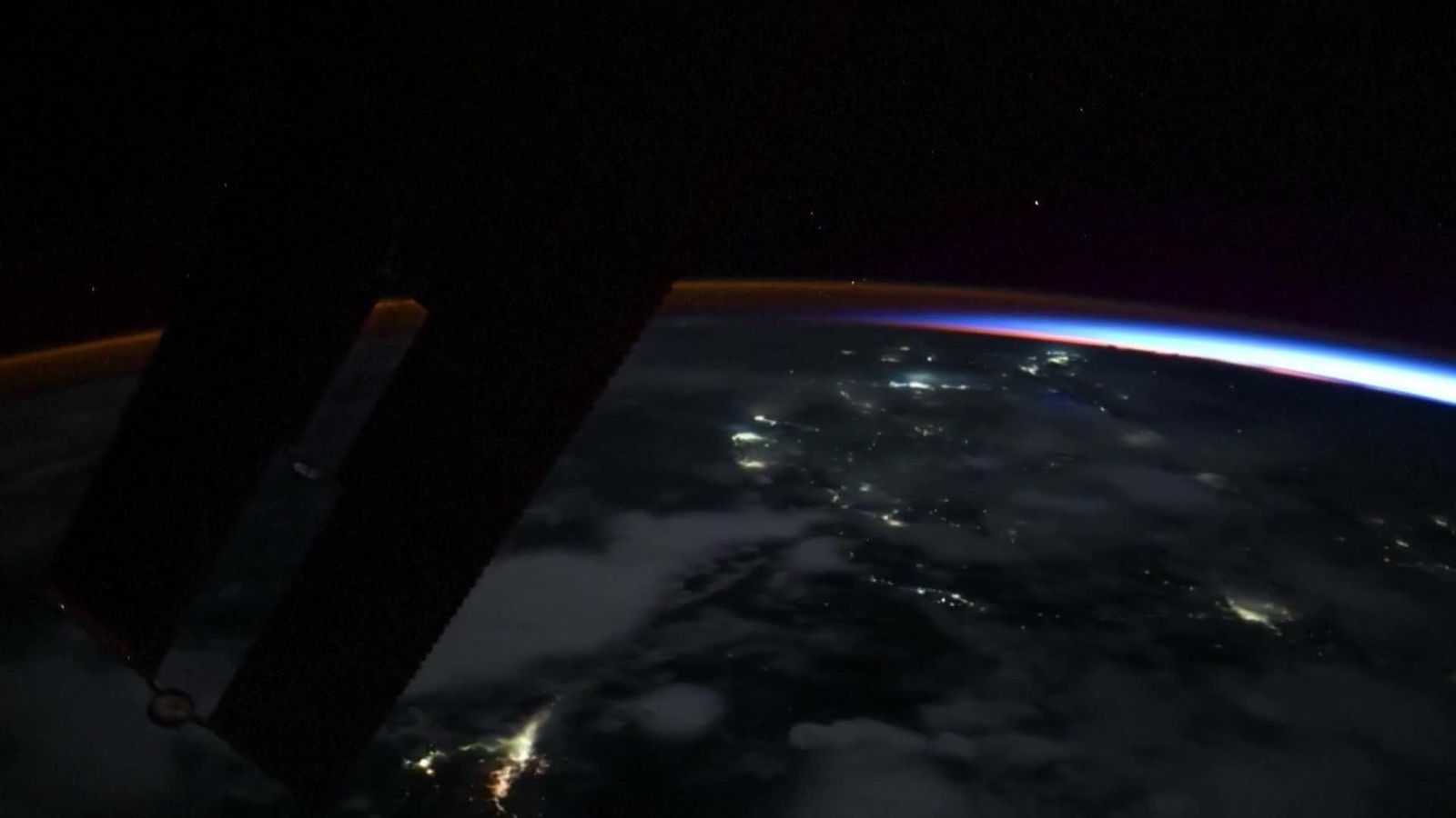 va espacio auroras boreales