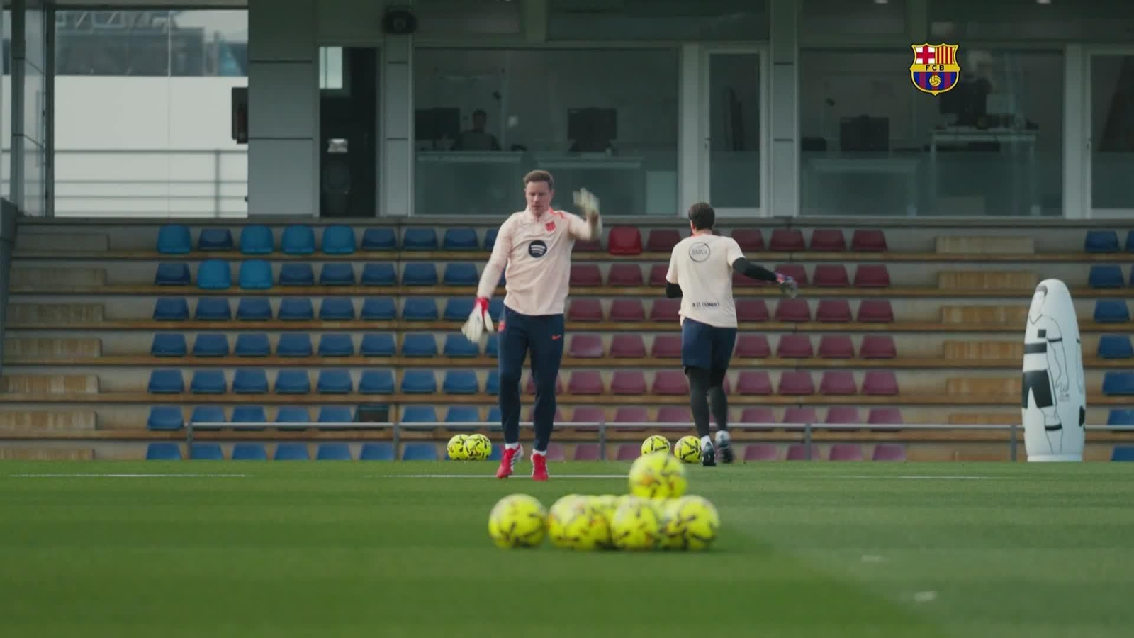 V037-BARCELONA ENTRENO FC BARCELONA