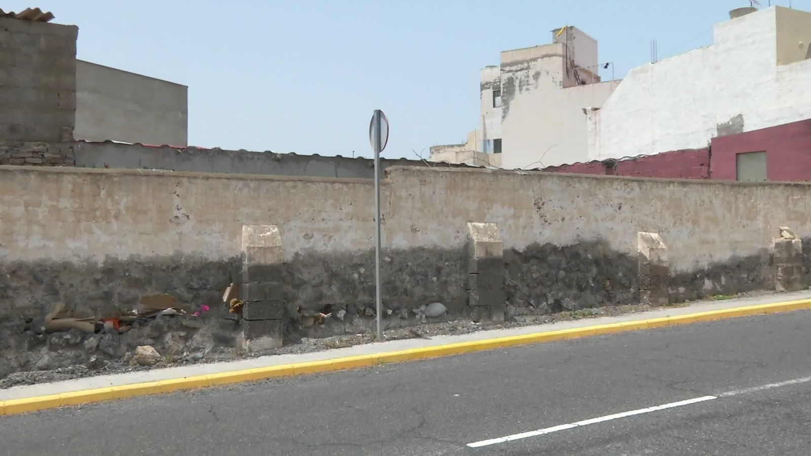 X668-LAS PALMAS QUEMADA POR OTRO JOVEN OK