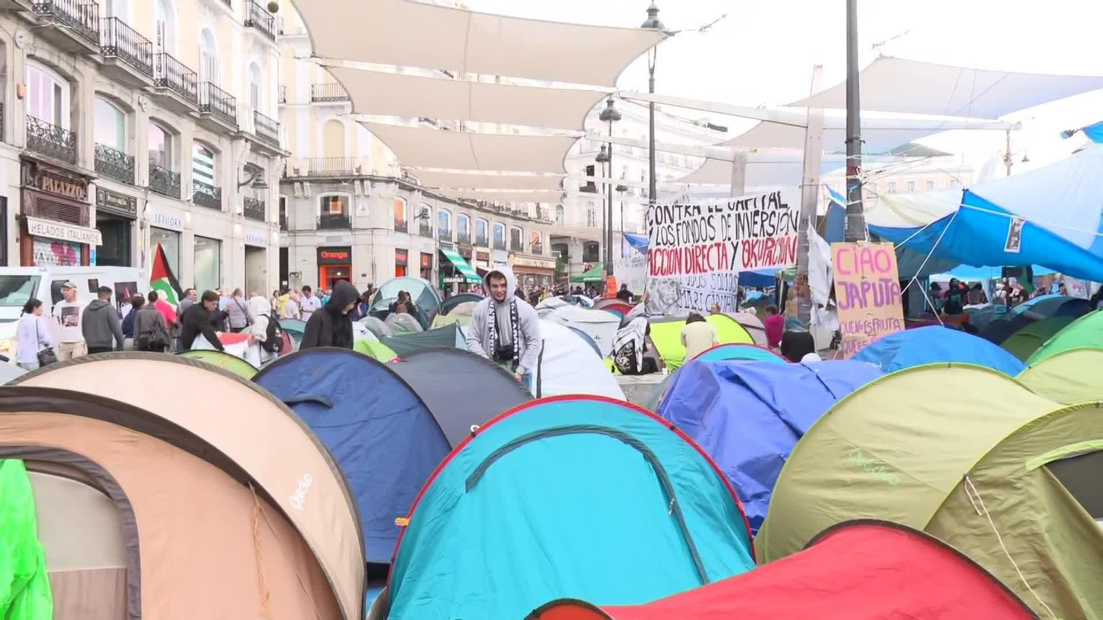X057-EDI MADRID ACAMPADA SOL HOY