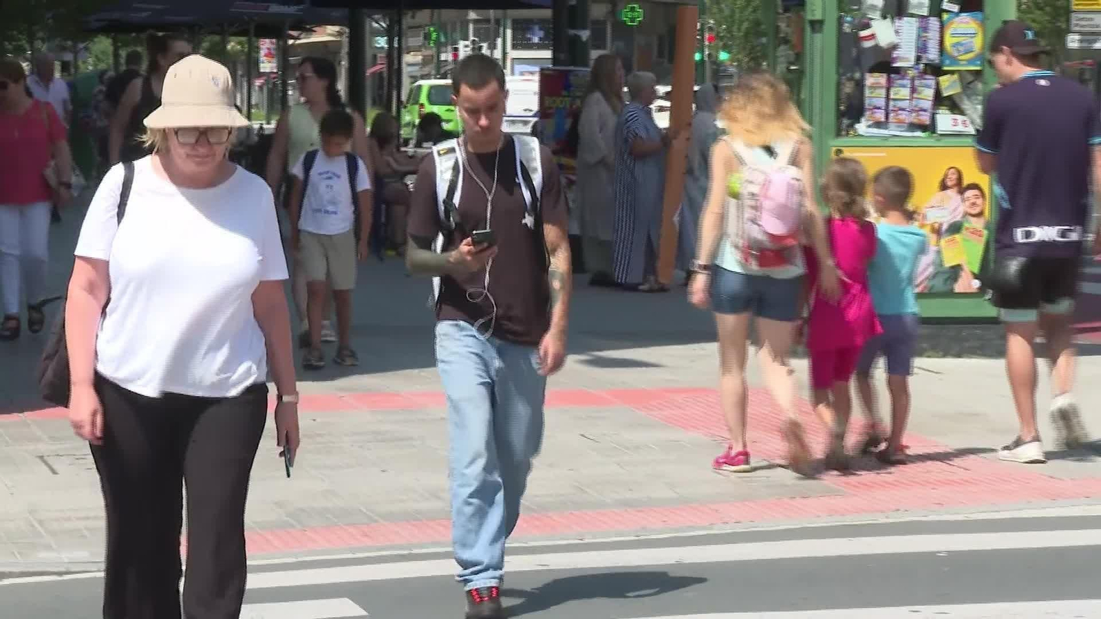 V002-EDI-VARIOS ATROPELLOS POR MIRAR EL MOVIL