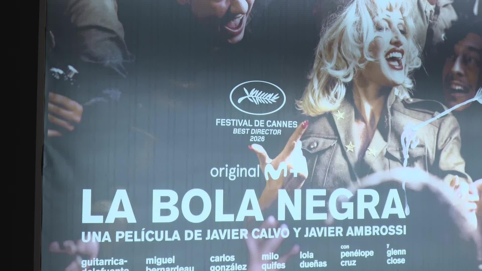 V049-SEVILLA EXPECTACION LA BOLA NEGRA