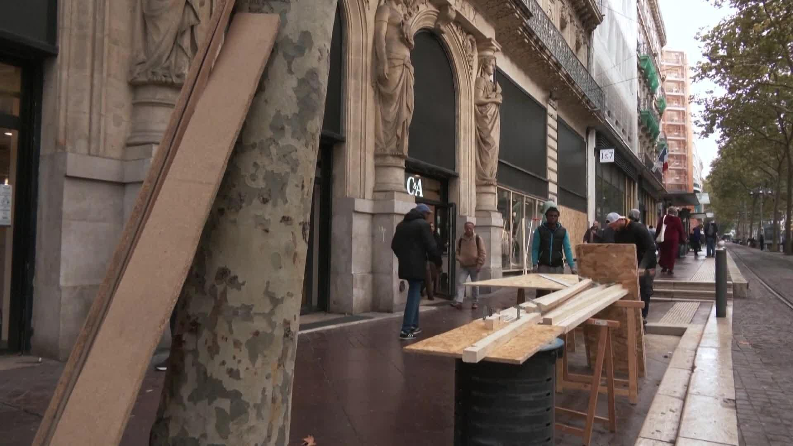 V068-FRANCIA DESPLIQUE POLICIAL