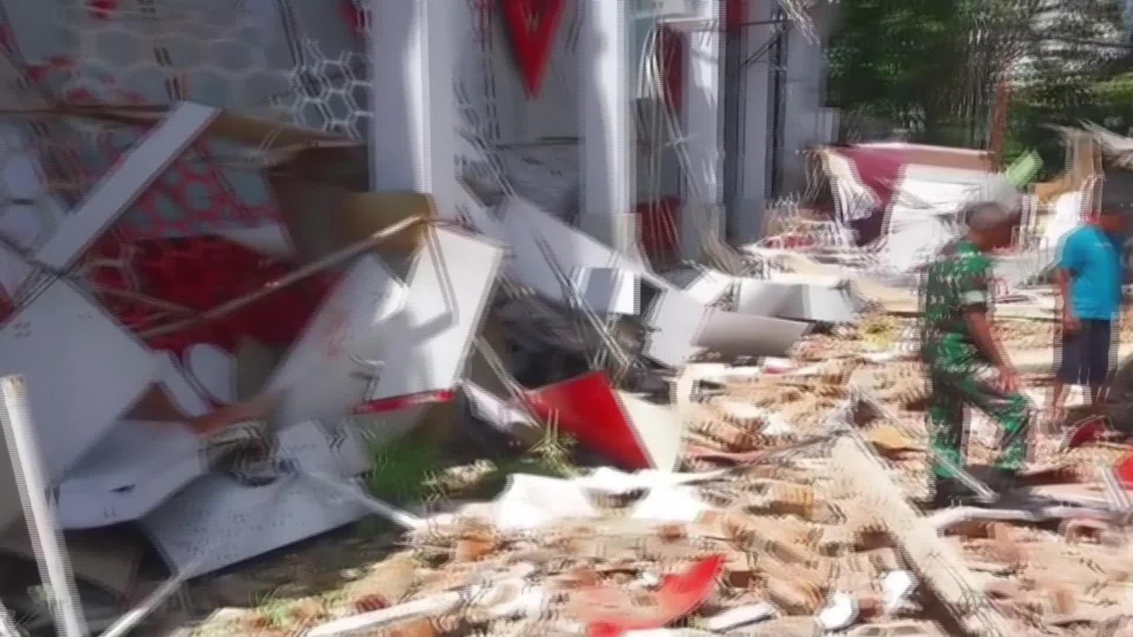 J003-INDONESIA TERREMOTO