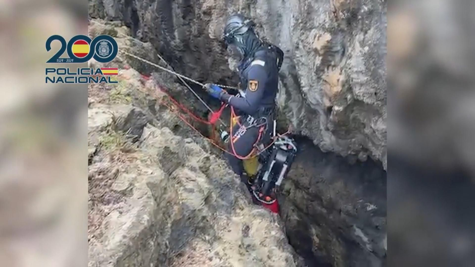 J045 IMAGENES POLICIA BUSQUEDA SANTANDER DIA frame 783
