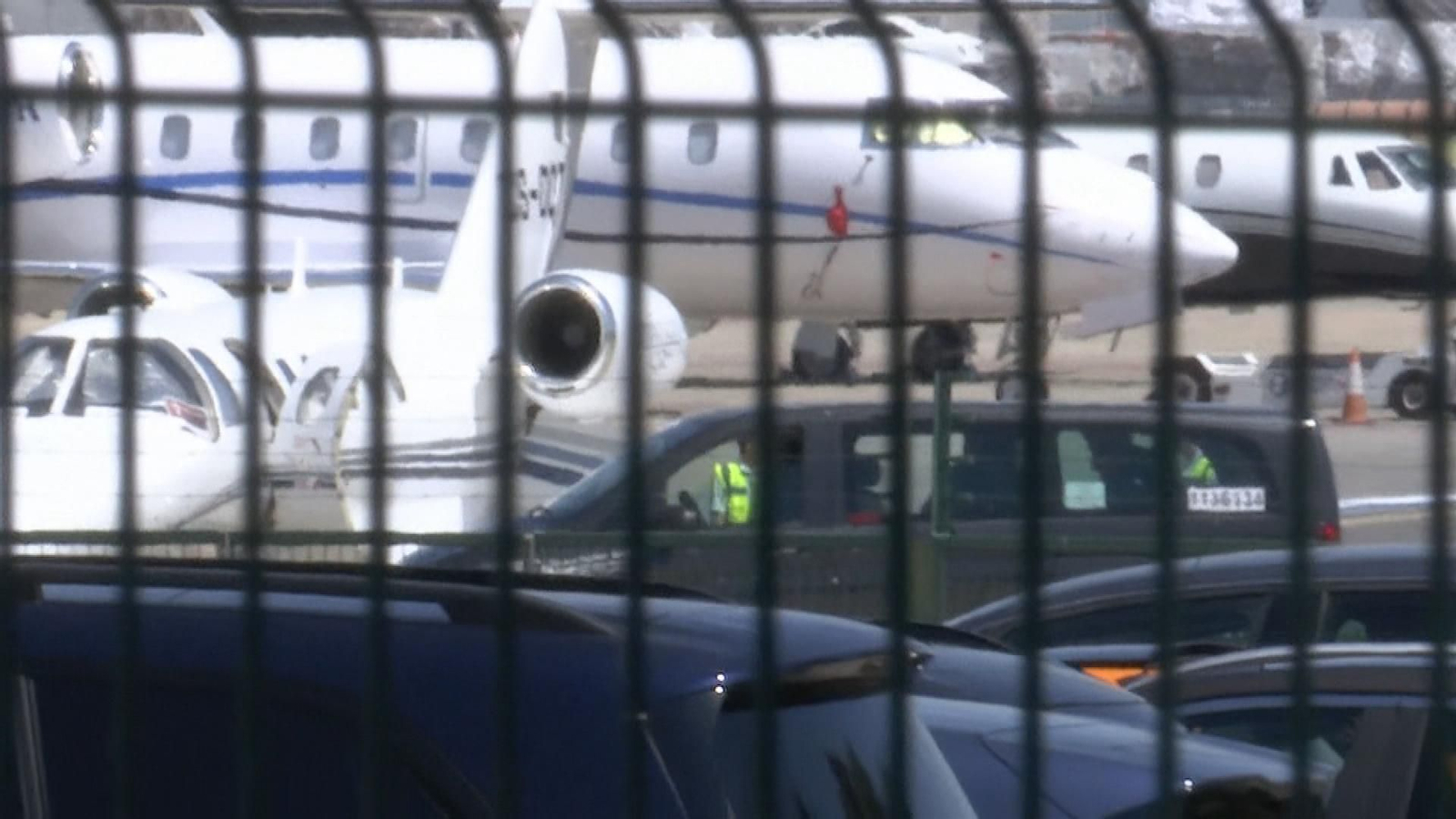 Avión con Mou