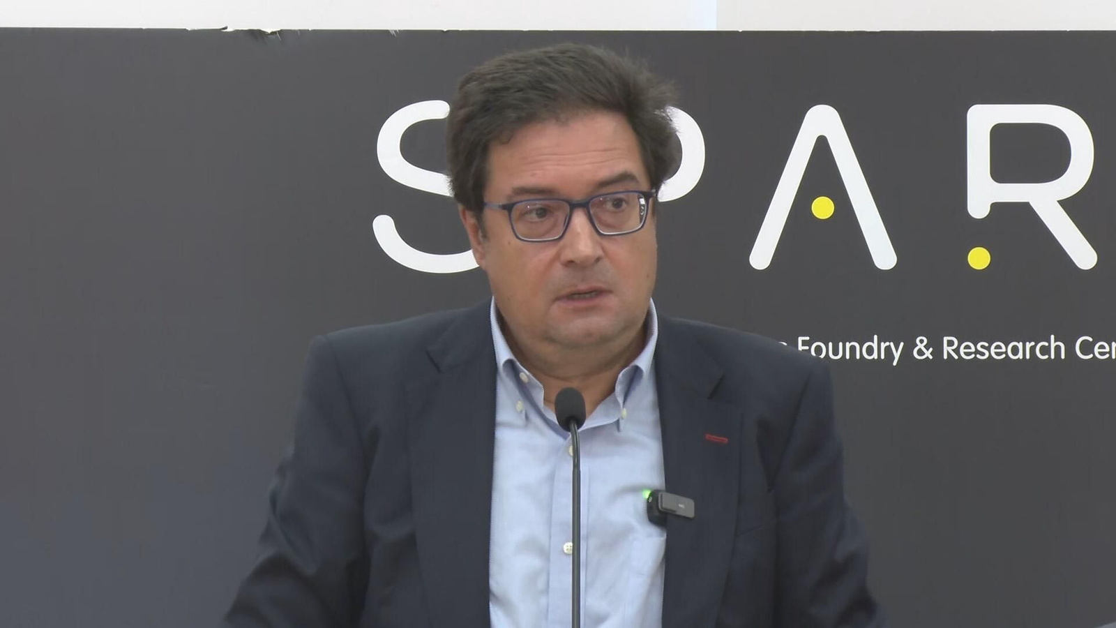 J015-VIGO VISITA OSCAR LOPEZ
