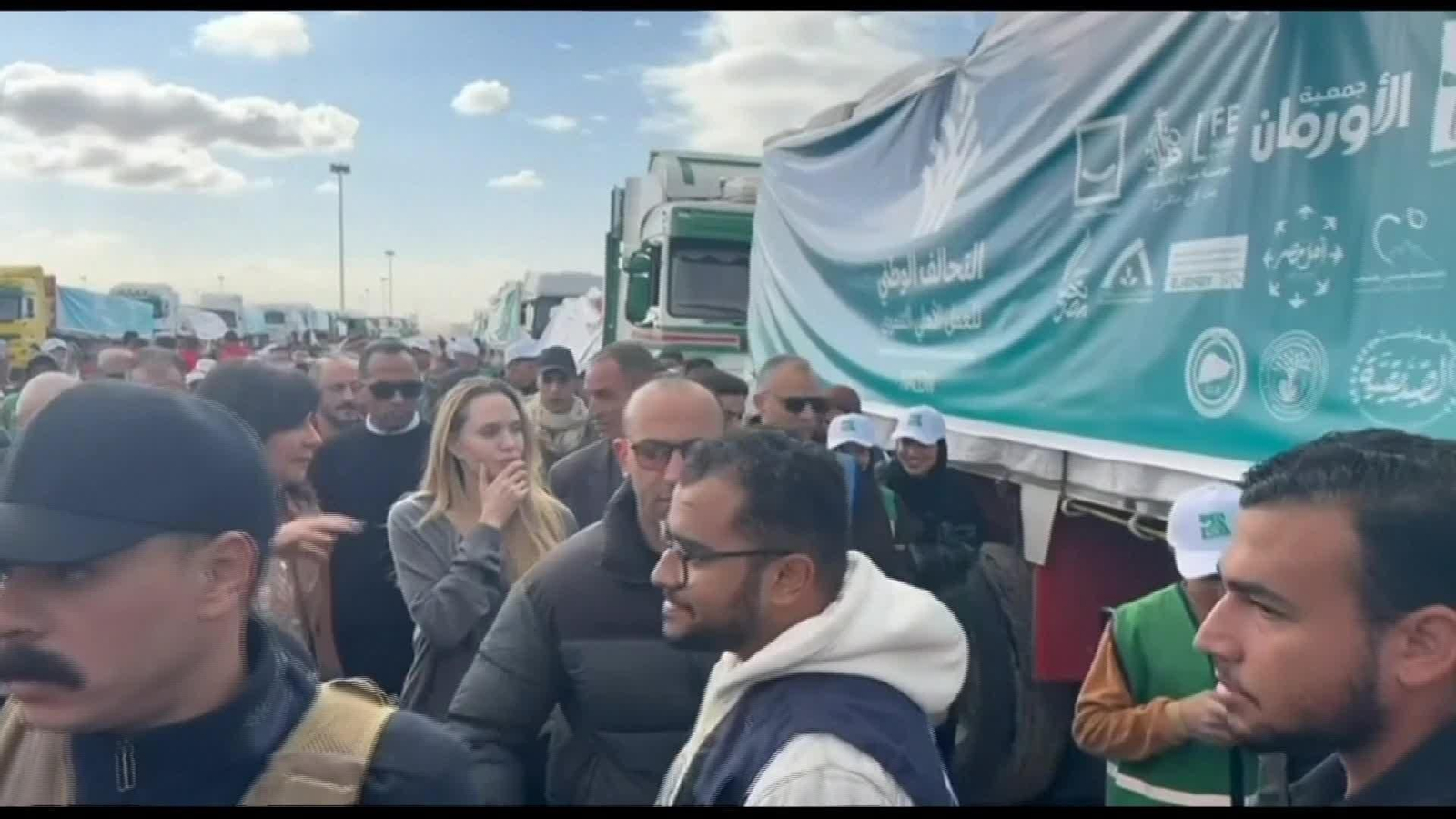 V062-EGIPTO ANGELINA JOLIE EN FRONTERA CON GAZA
