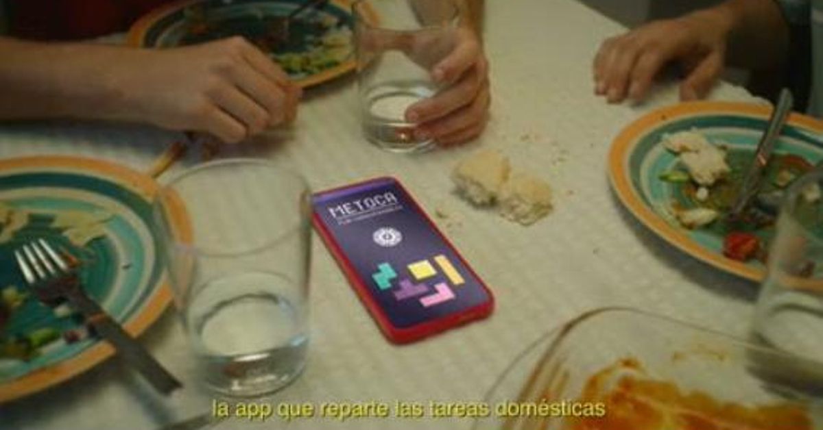 Las mujeres que trabajan fuera de casa hacen 12,5 horas más de tareas y ...