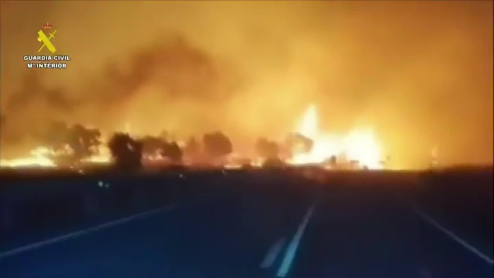 J039-IMAGENES GUARDIA CIVIL INCENDIO PLASENCIA
