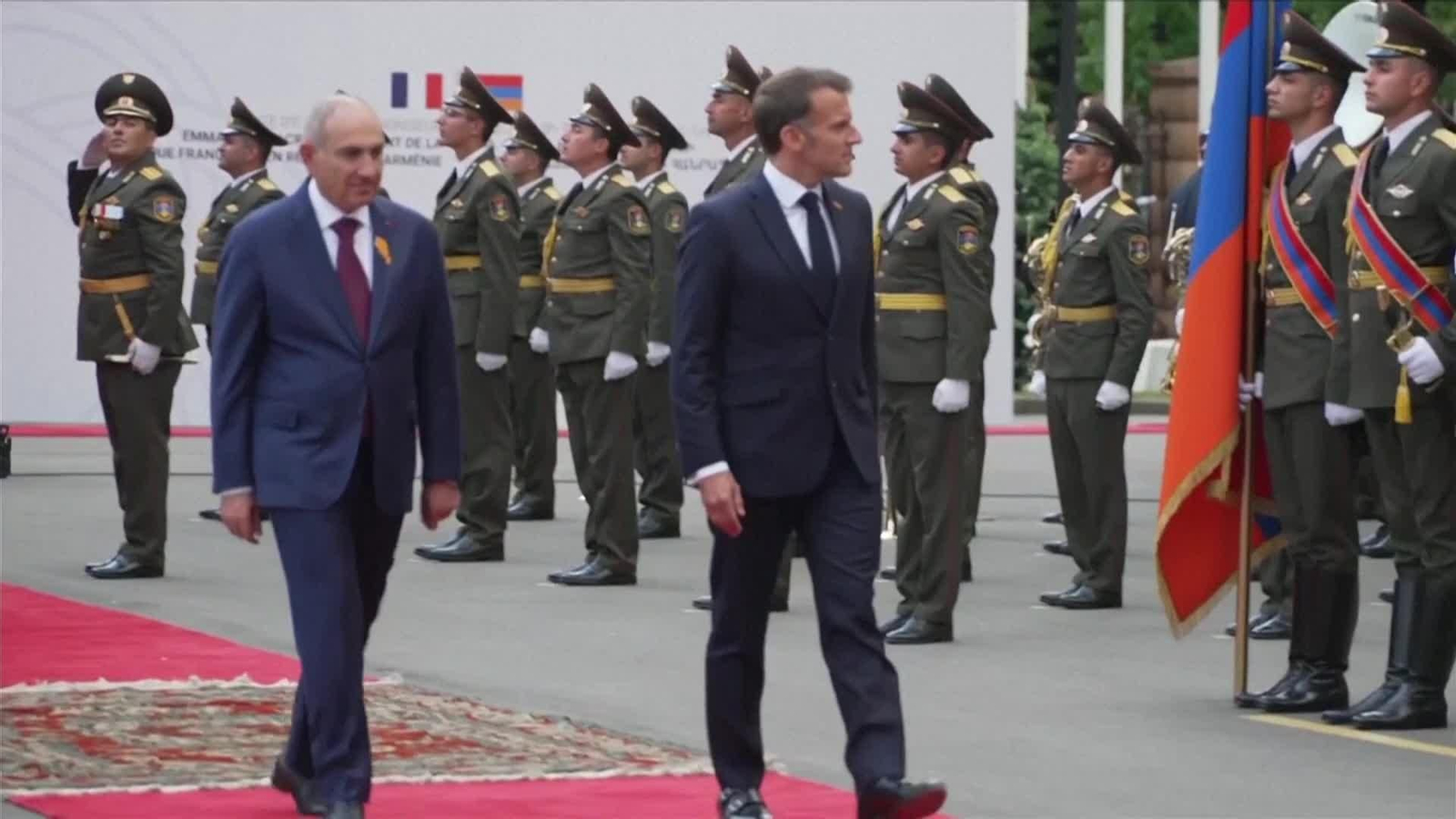M066-ARMENIA MACRON SOBRE ARANCELES