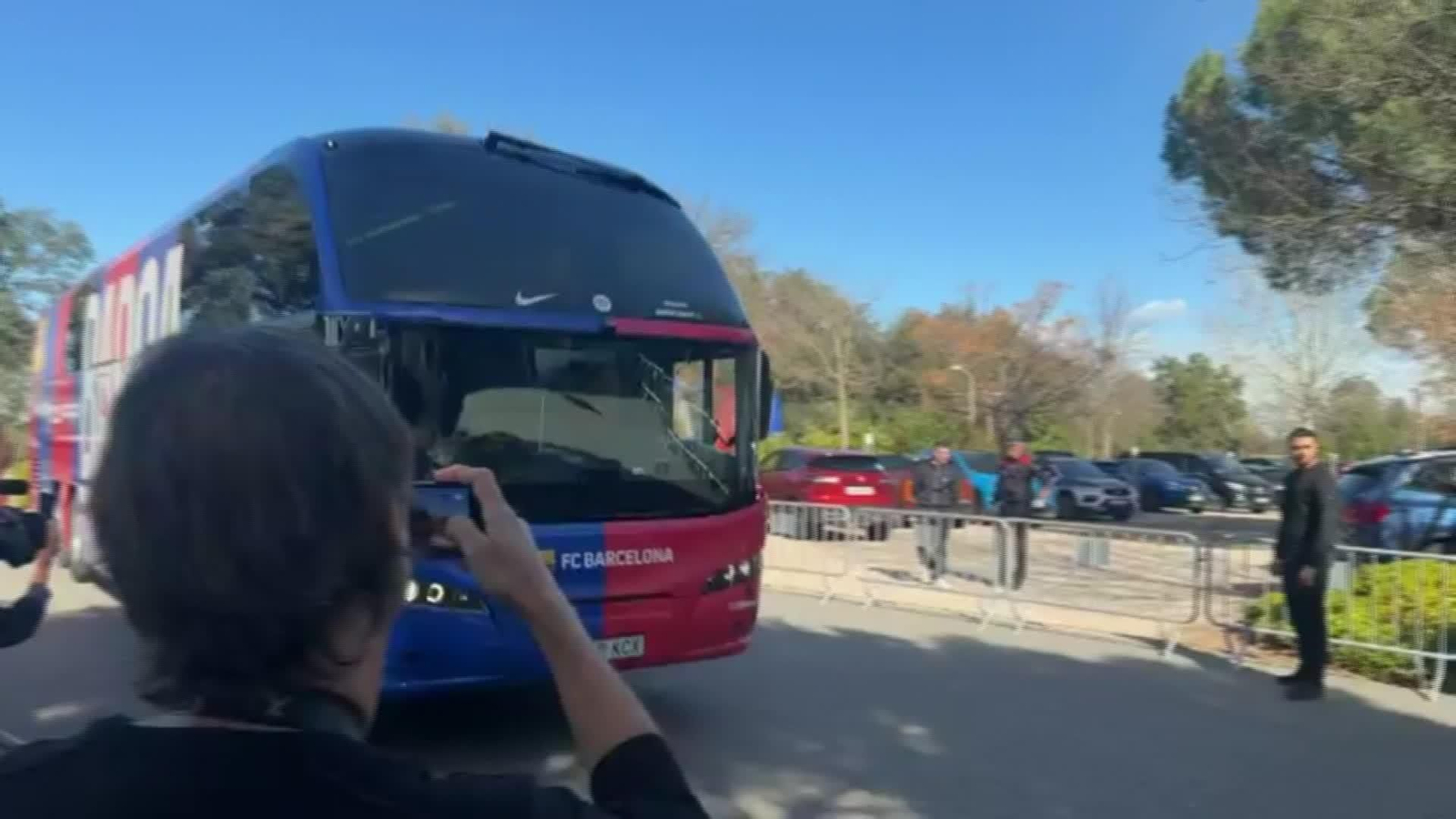 L027-GIRONA PREVIA GIRONA VS BARSA LLEGADA HOTEL BARSA