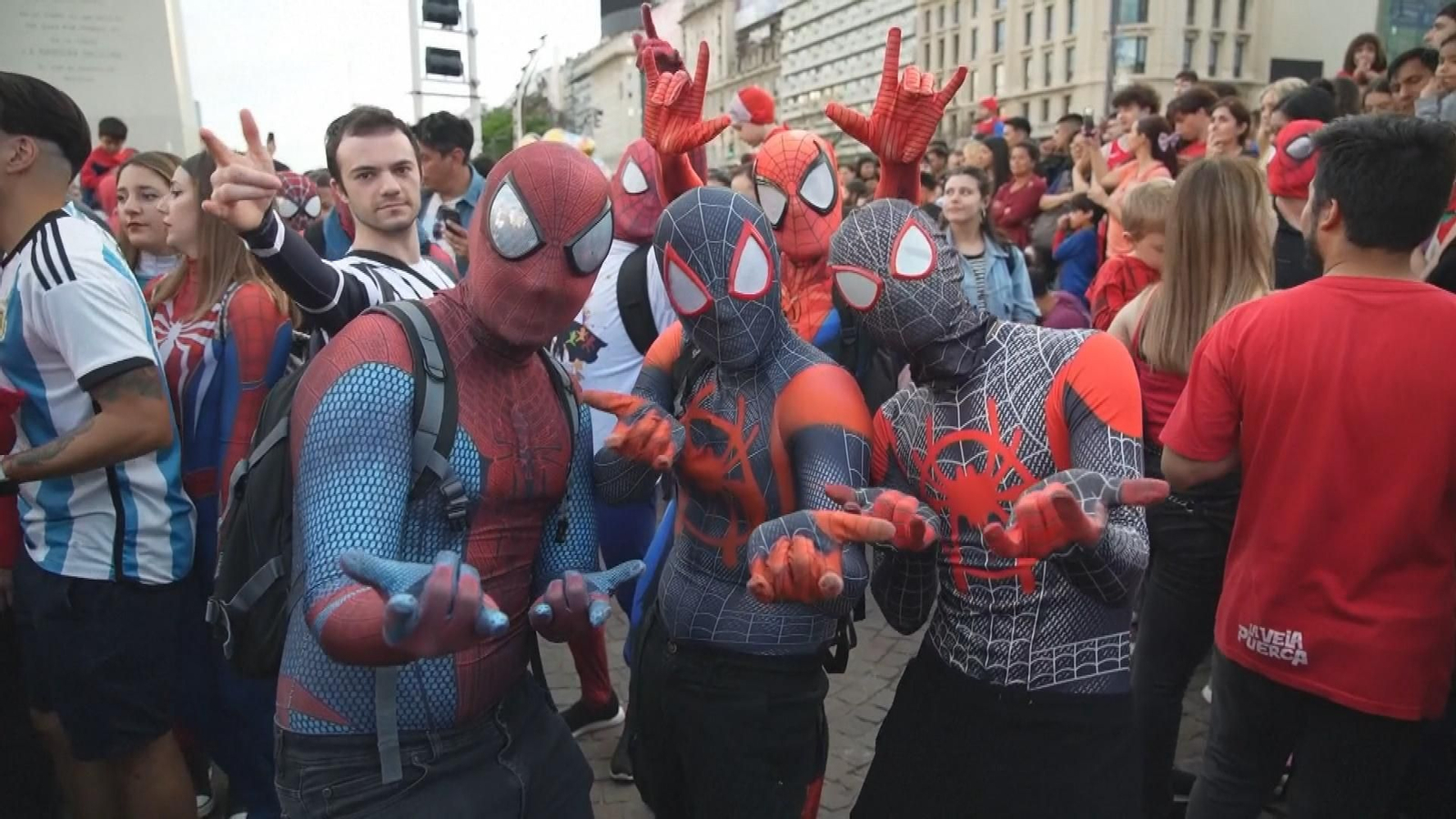 El multiverso de Spiderman se extiende por las calles de Buenos Aires