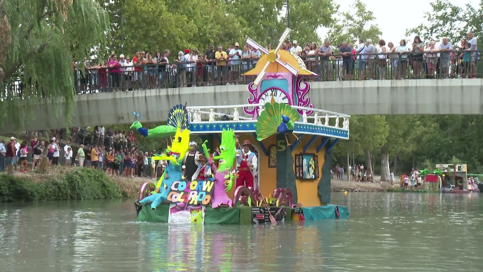 Los piratas vuelven a descender el Tajo a su paso por Aranjuez