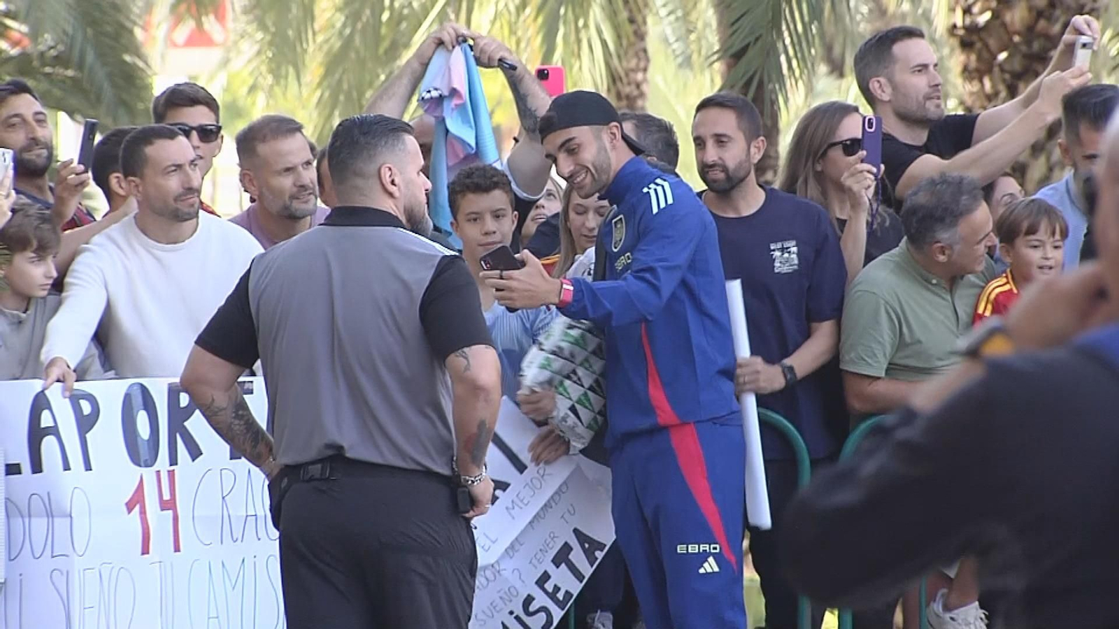 Elche recibe a lo grande a los jugadores de la selección