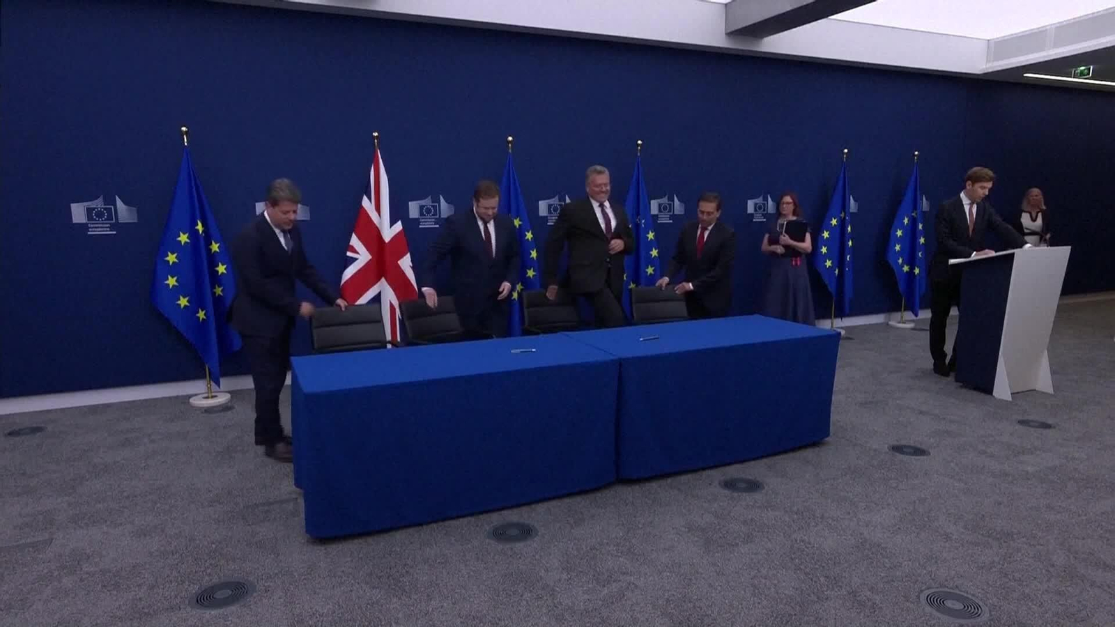 M055-BRUSELAS FIRMA ACUERDO SOBRE GIBRALTAR