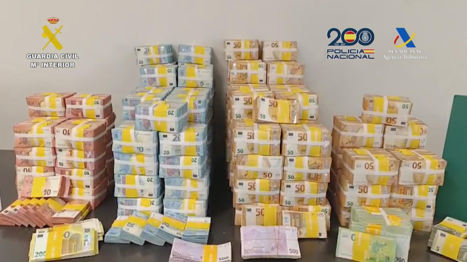 V013 IMAGENES POLICIA NARCOTRAFICO AEROPUERTO BARAJAS frame 1379