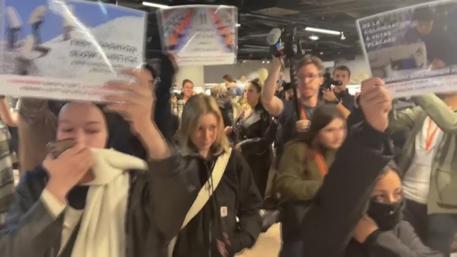 X049-FRANCIA APERTURA TIENDA