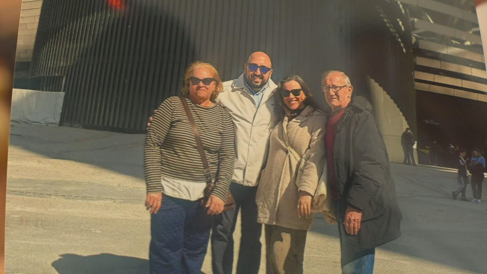 M066-VARIOS FAMILIARES VENEZOLANOS TERREMOTO