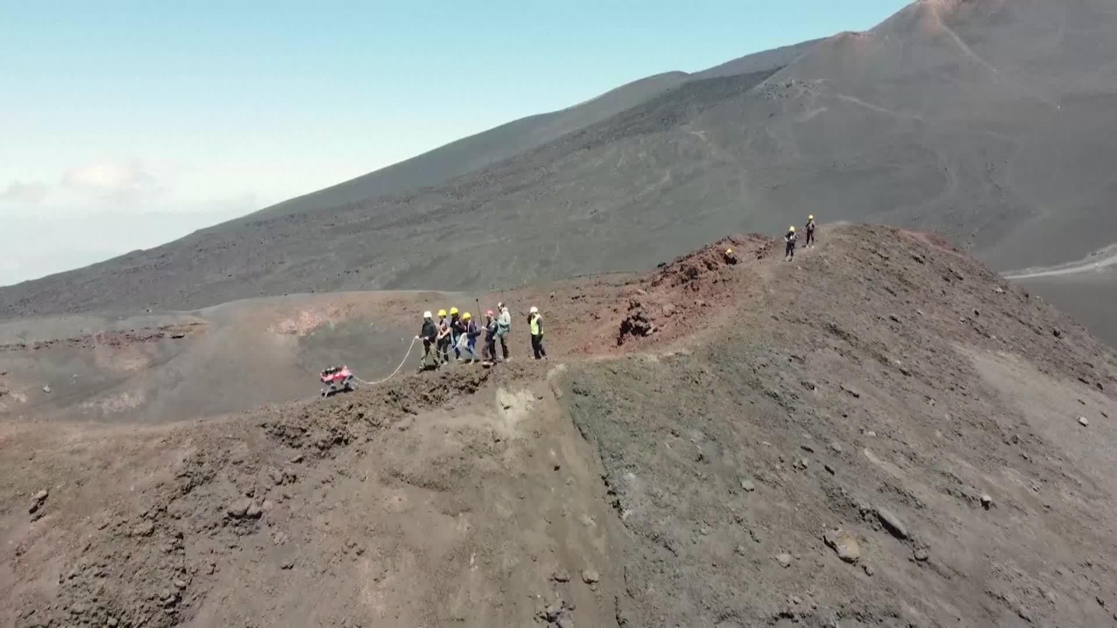 va robot sobre volcan etna