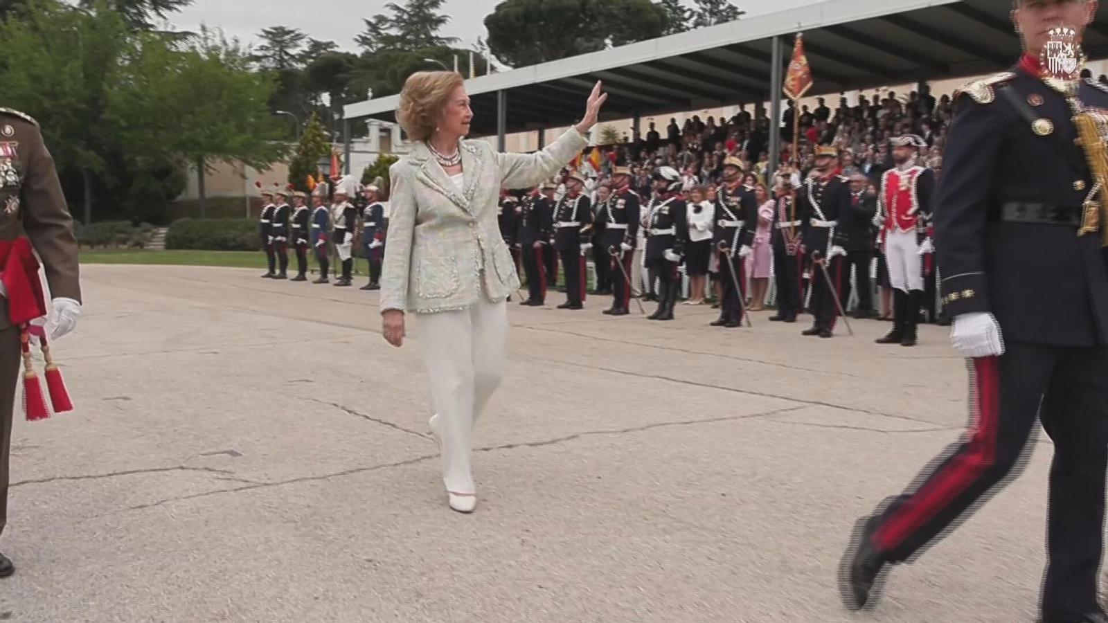 V059-MADRID REINA SOFIA EN JURA BANDERA PERSONAL CIVIL