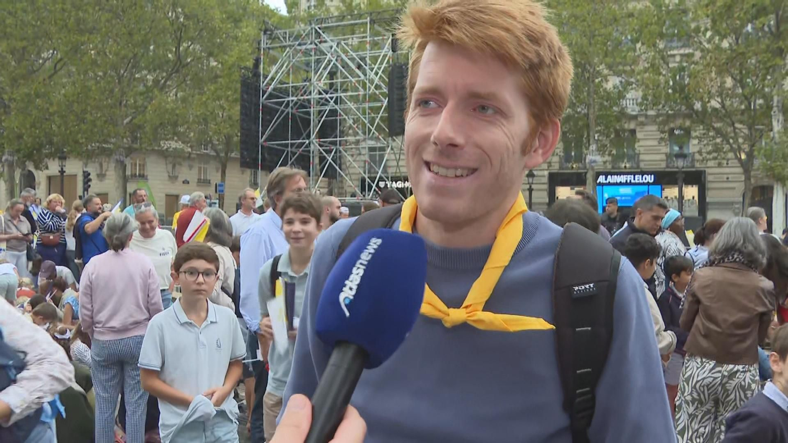 Peregrinos en París por la visita del papa