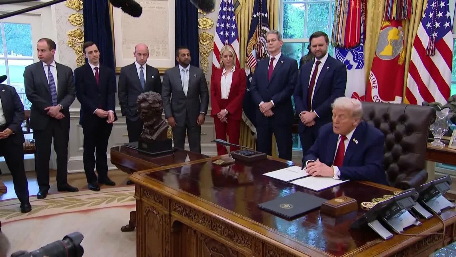 V019-EEUU TRUMP FIRMA PENA MUERTE WASHINGTON