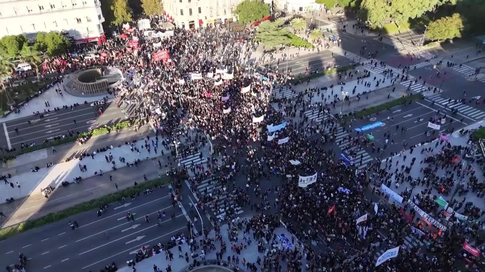 X005-ARGENTINA MANIFESTACION ESTUDIANTES