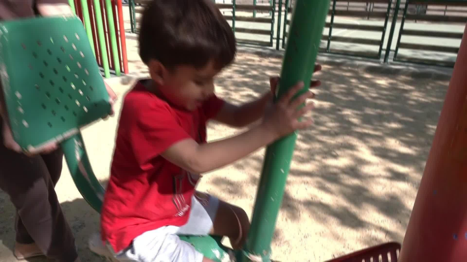 X067-GRANADA NIÑO AUTISTA