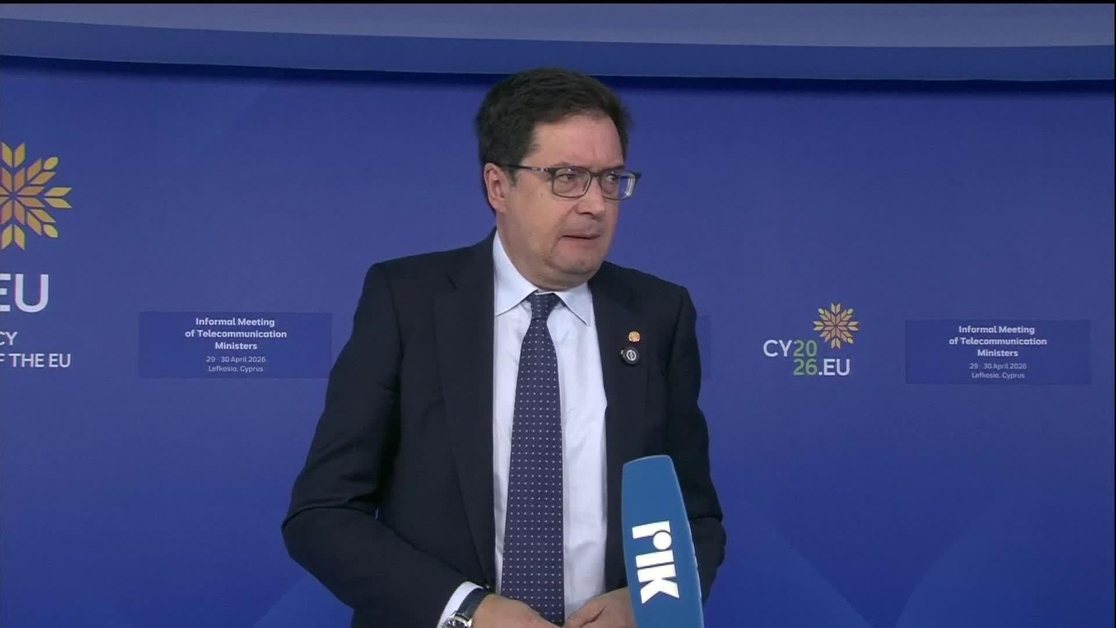 J017-CHIPRE LLEGADA OSCAR LOPEZ REUNION MINISTROS TELECO