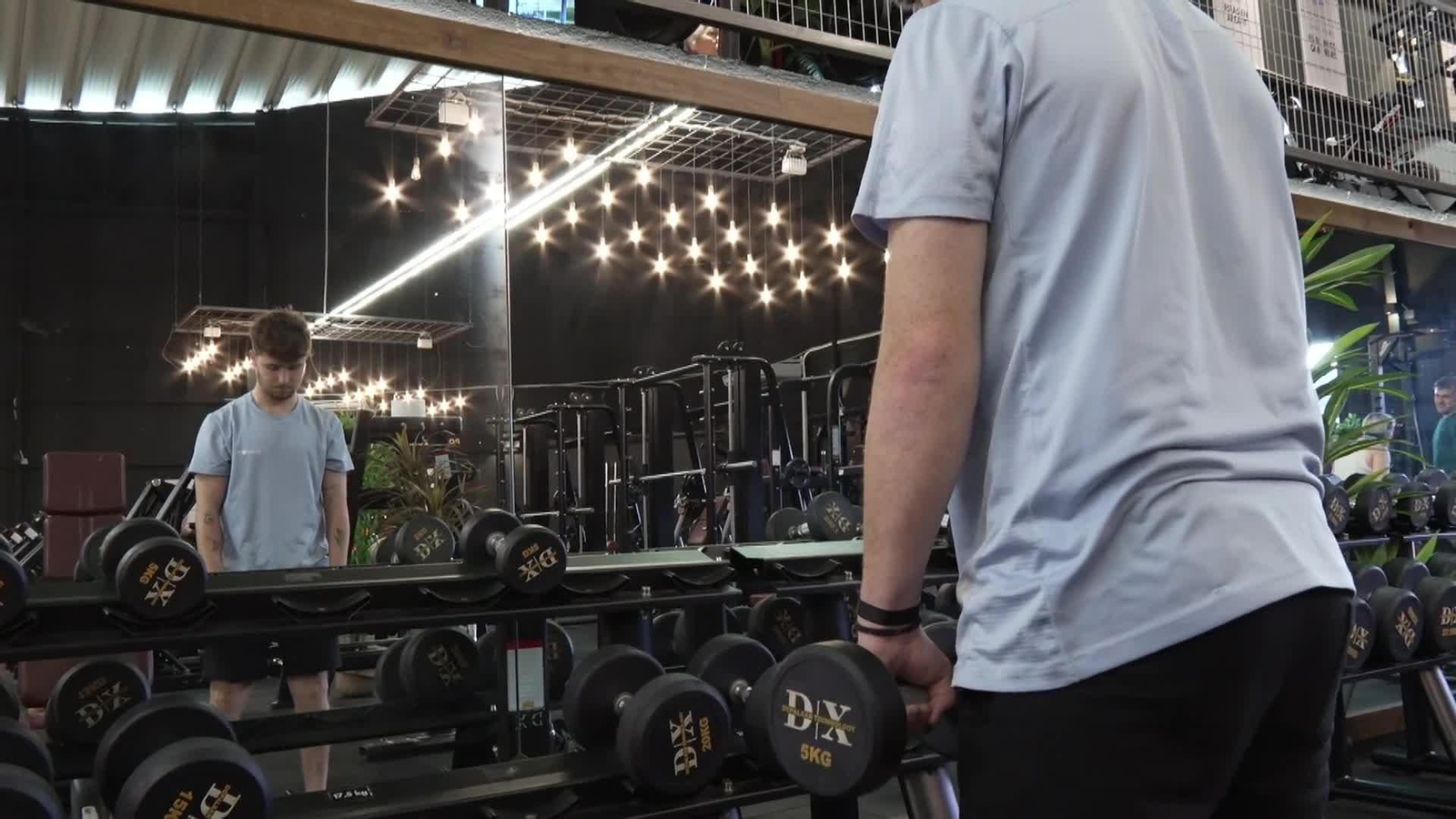 web menores en gimnasios