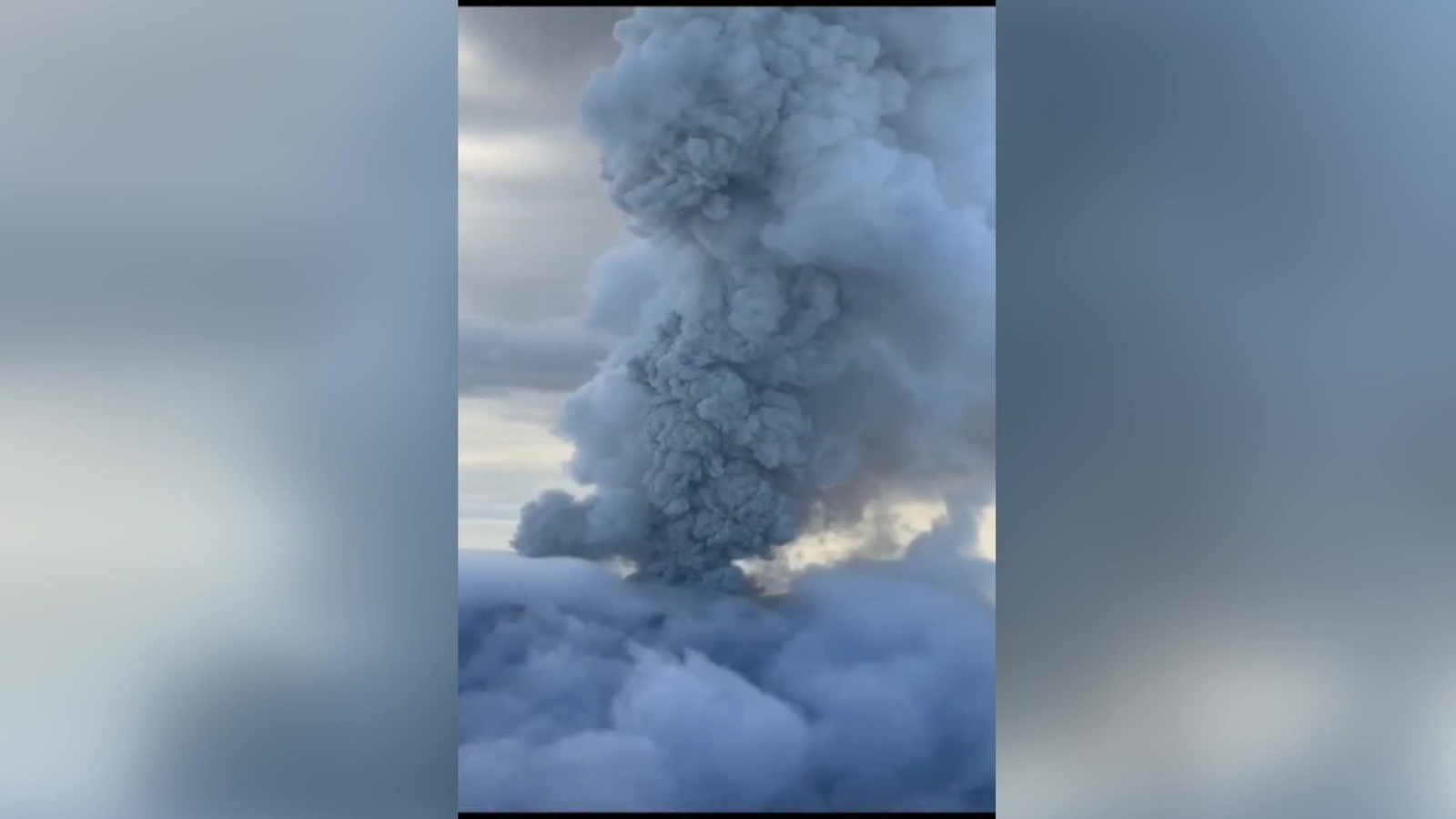 El volcán Krasheninnikov entra en erupción en la península rusa de Kamchatka, que también ha sido sacudida por un nuevo terremoto de magnitud 6,8.