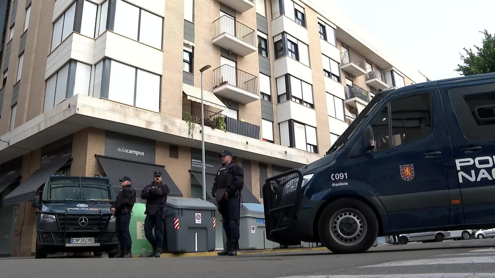 J050-VALENCIA INVESTIGADOR UNIVERSIDAD DESAHUCIADO