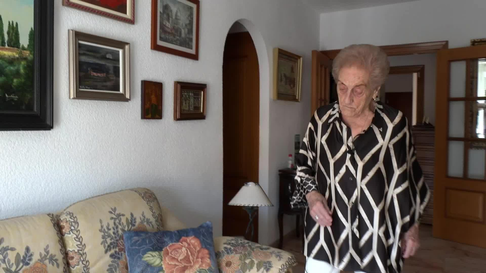 V059-EDI ALMERIA MINISERIES HECHAS CON IA