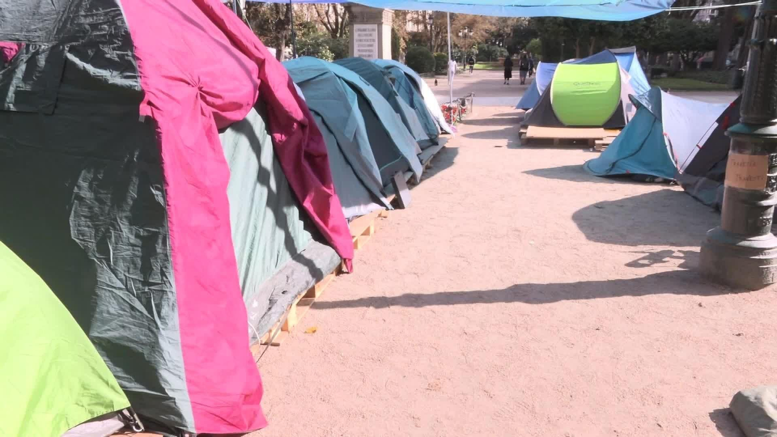 V077-VIGO ATAQUE ACAMPADA VIVIENDA