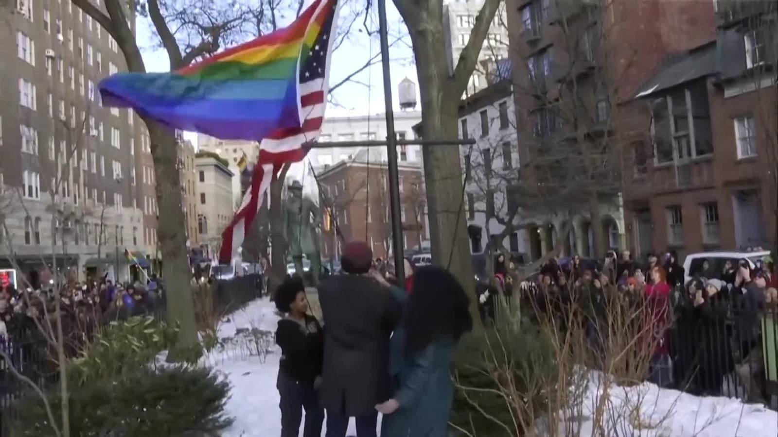 va izada bandera lgtbi nueva york