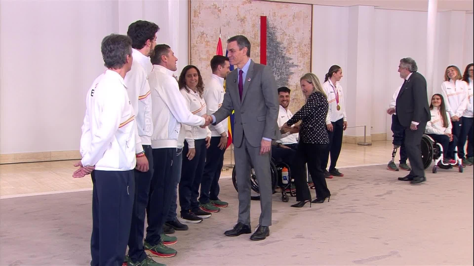 va sanchez con equipo paralimpico