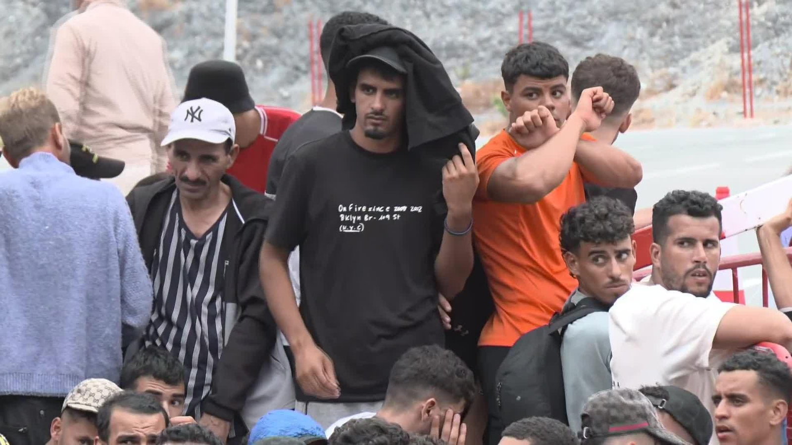 J089-CEUTA SITUACION MIGRANTES EN LAS CALLES TARDE